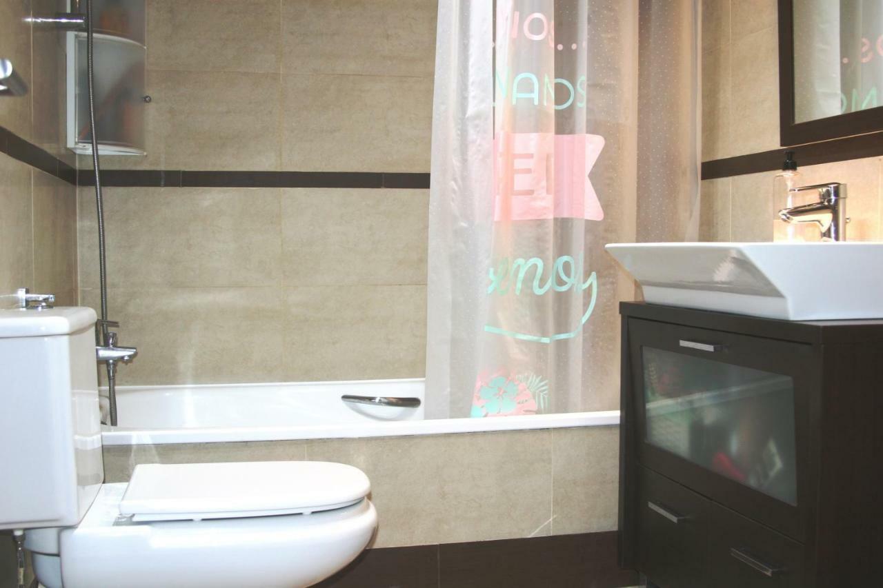 Apartamento Malaga Centro Y Playa-Parking Kültér fotó